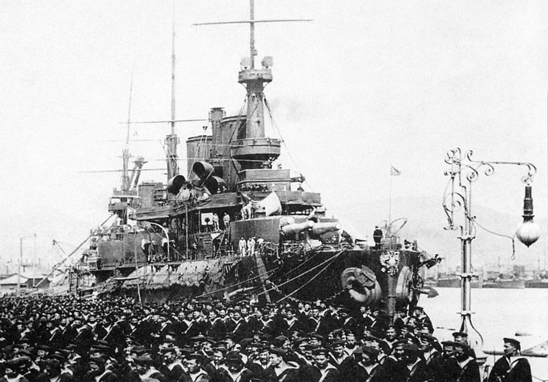 Rosyjski pancernik Sewastopol w Port Artur, maj 1904